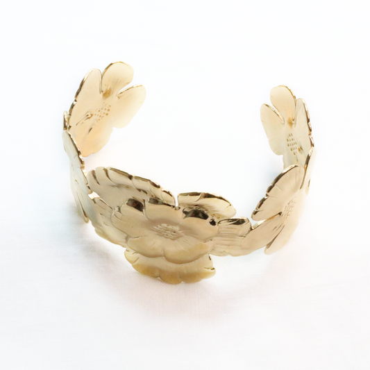 Flower bangle bracelet