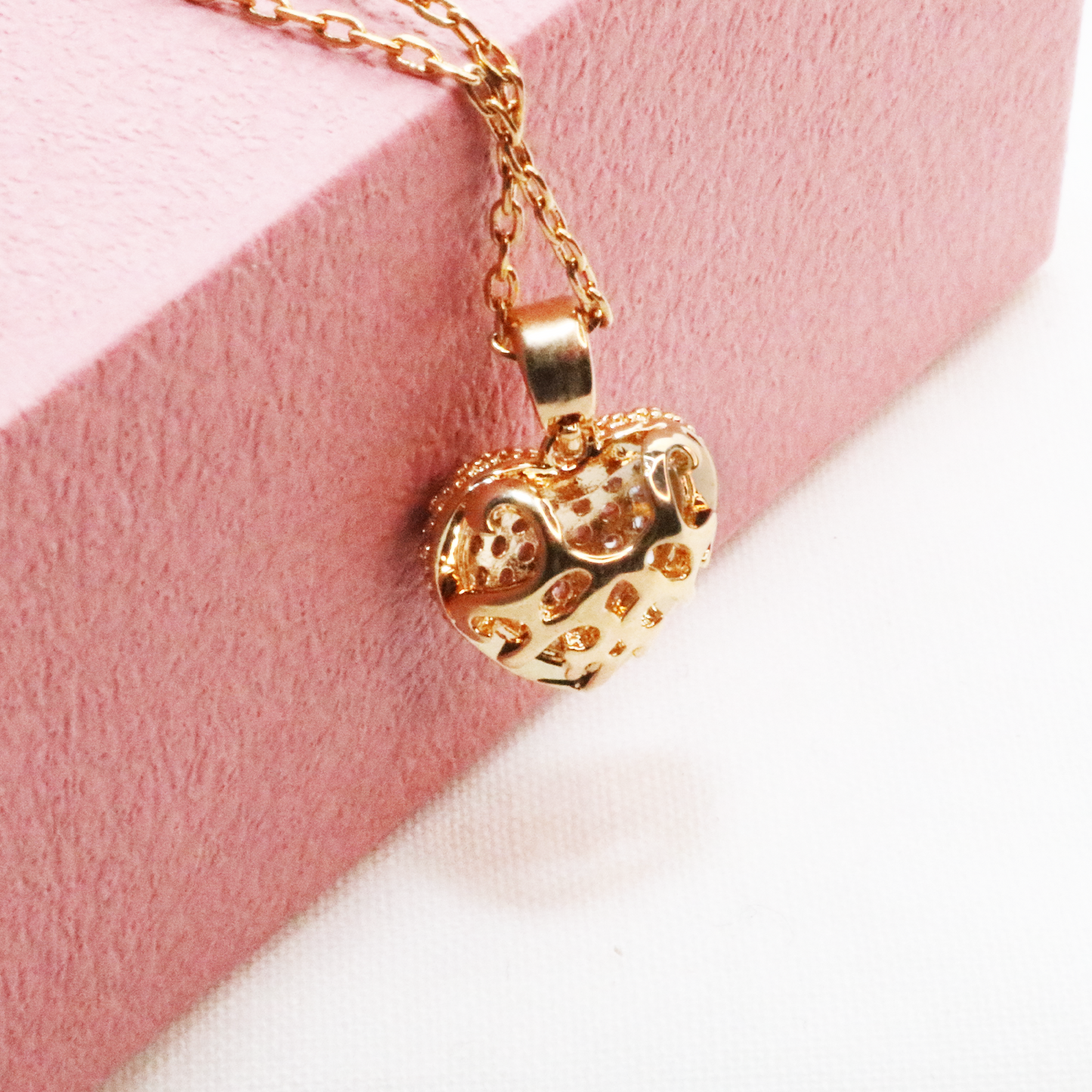 Eternal Heart pendant necklace