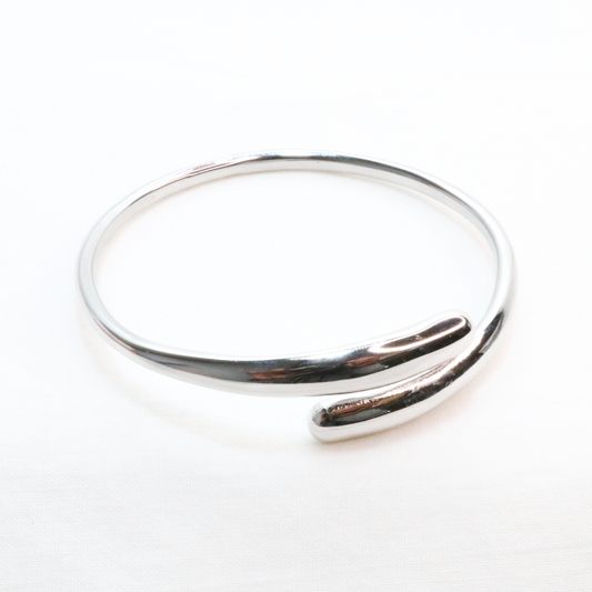 Hug bangle